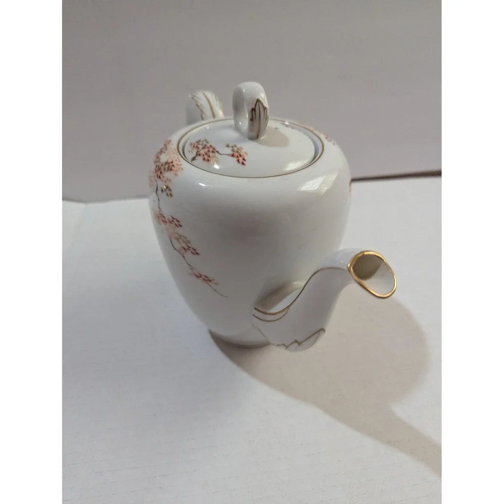 Fukagawa Arita Japan Porcelain‎ Teapot Hand Painted Maple Leaf Pattern  905 8in